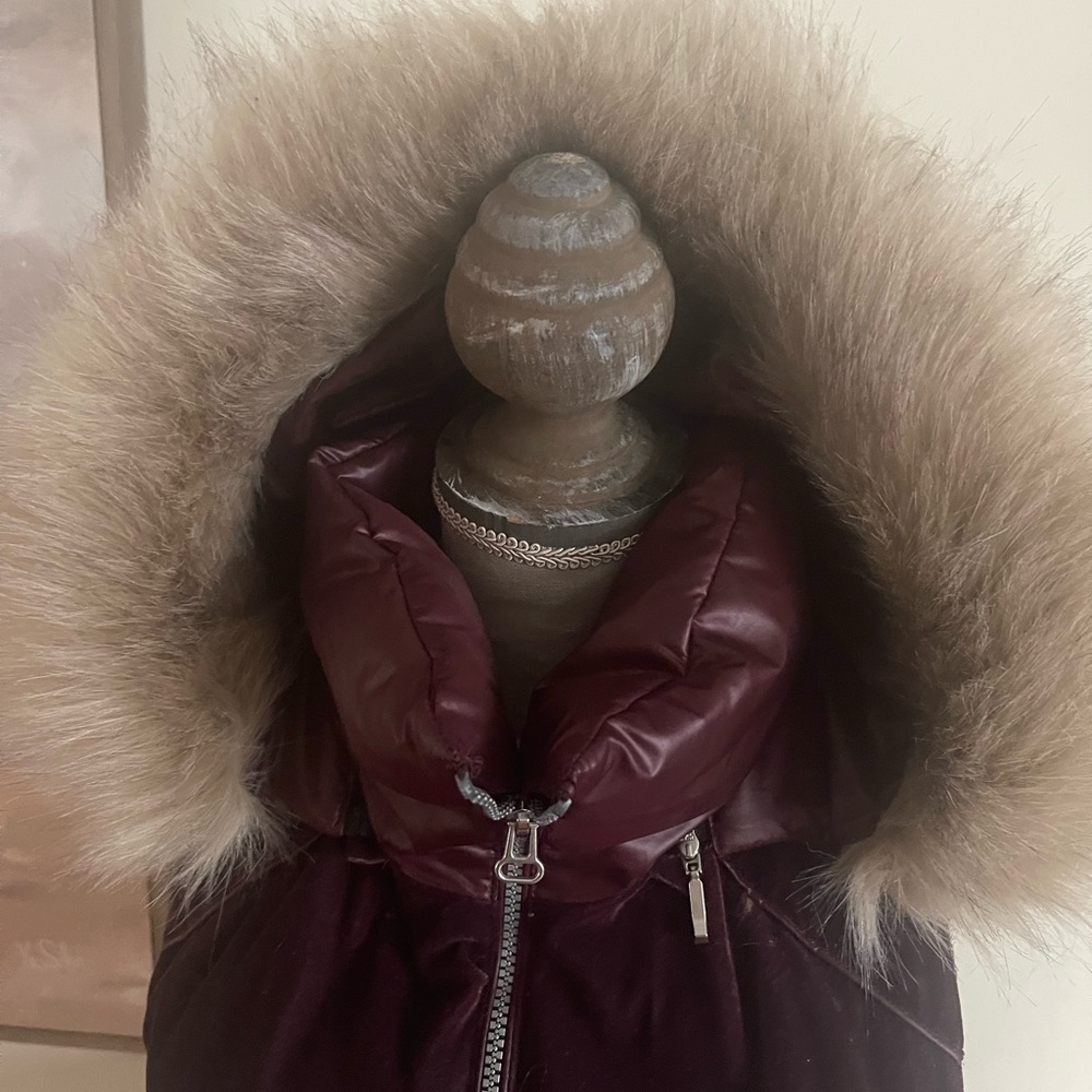 Marc New York Women's Burgundy Puffer Vest with Fur Trim - Picture 5 of 12